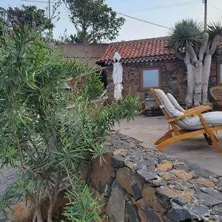 Rural, Stone Escape With Stunning Views, Jacuzzi,sauna, Ac, Outdoor Shower