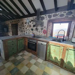 Rural, Stone Escape With Stunning Views, Jacuzzi,sauna, Ac, Outdoor Shower Guest house Valle de Guerra