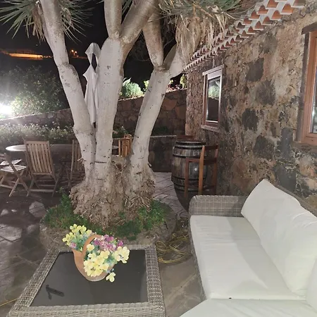 Maison d'hôtes Rural, Stone Escape With Stunning Views, Jacuzzi,sauna, Ac, Outdoor Shower *