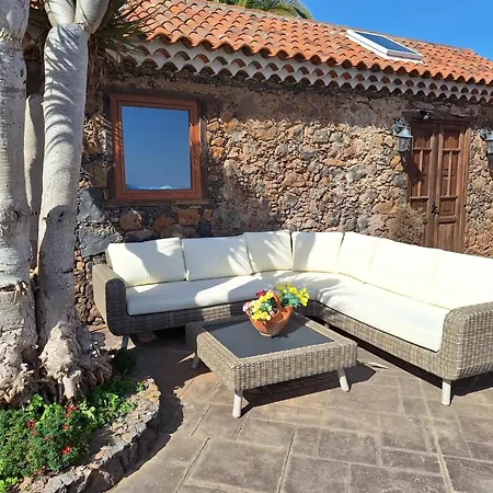Maison d'hôtes Rural, Stone Escape With Stunning Views, Jacuzzi,sauna, Ac, Outdoor Shower *